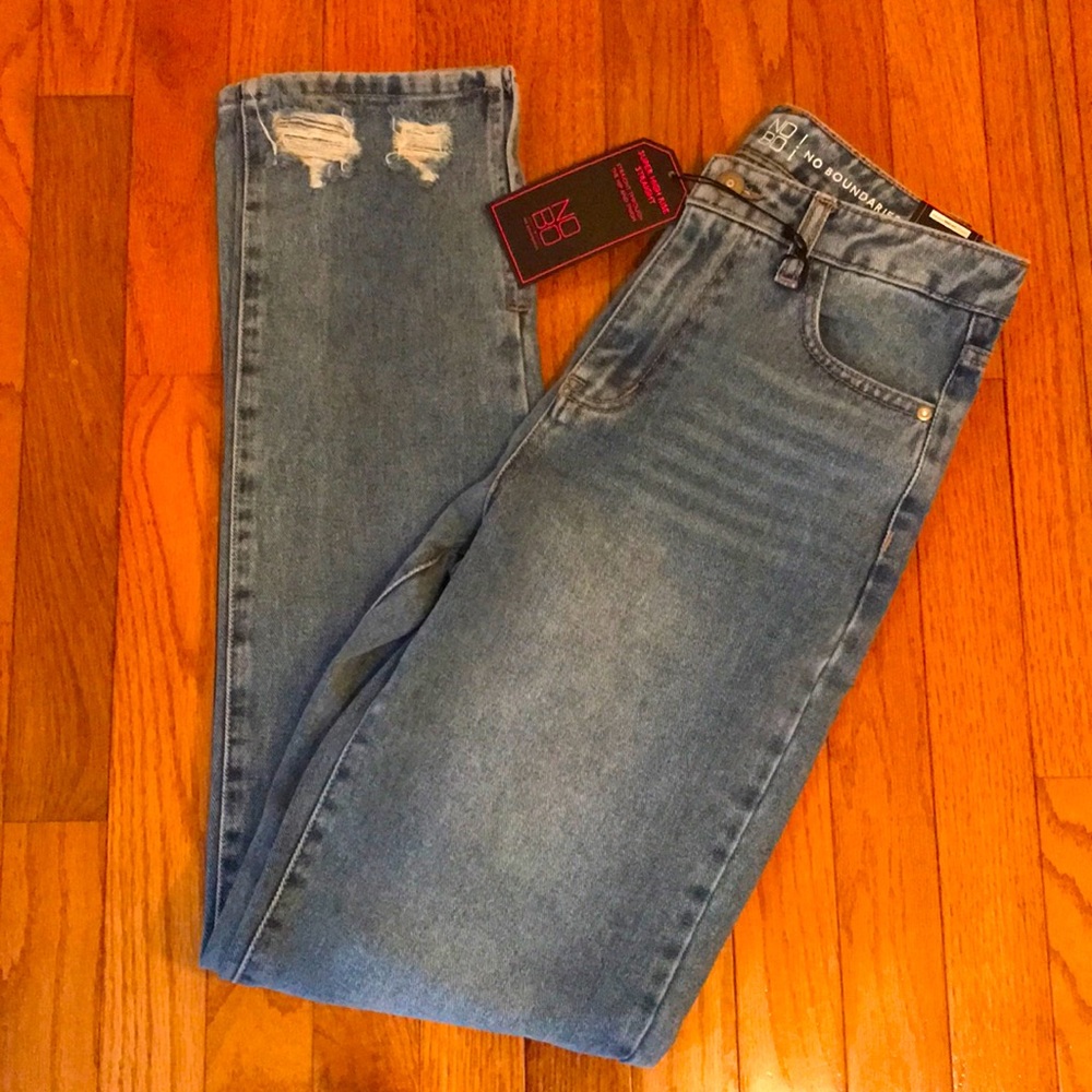 No Boundaries Super High Rise Straight Jeans Size 5 NWT
